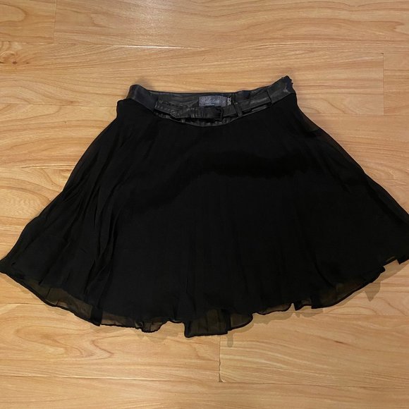 Costa Blanca Black Pleated Skirt with Pleather Belt Size 2 - Picture 1 of 5